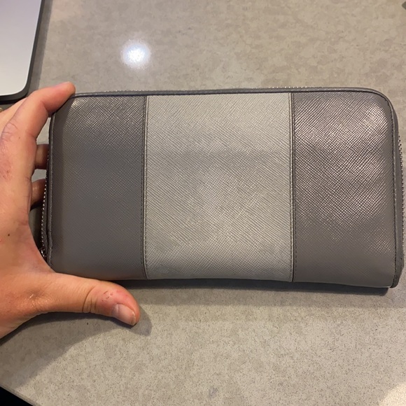 Two tone Prada large wallet - Picture 4 of 9